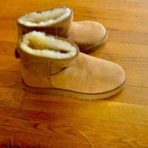New Authentic Uggs Tawny light Brown 8